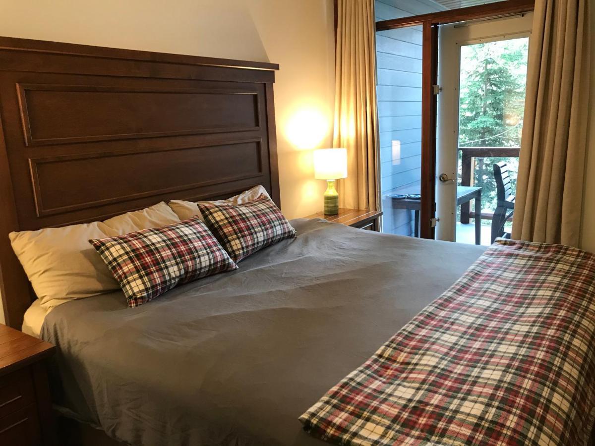Luxurious & Spacious Mountain Retreat Канмор Экстерьер фото